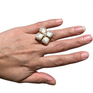 18k Gold plate Elegant Gold and Pearl Women's Ring
